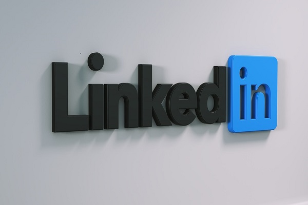 How To Ensure People Read Your Linkedin Posts Image 4